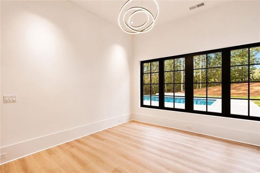 Spacious, unfurnished interior of a new home in , Alpharetta (Image 95).