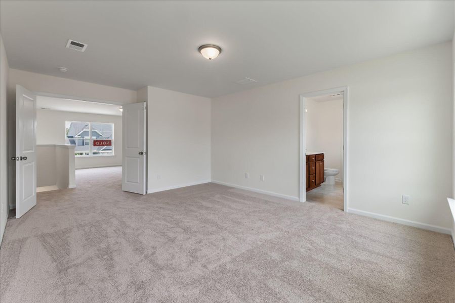Spacious, unfurnished interior of a new home in Oakley Pointe, Moncks Corner (Image 24).