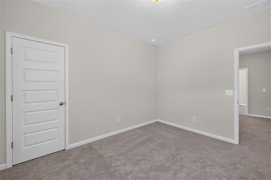 Spacious, unfurnished interior of a new home in Jones Ridge, Dallas (Image 58). Spacious, unfurnished interior of a new home in Jones Ridge, Dallas (Image 58).