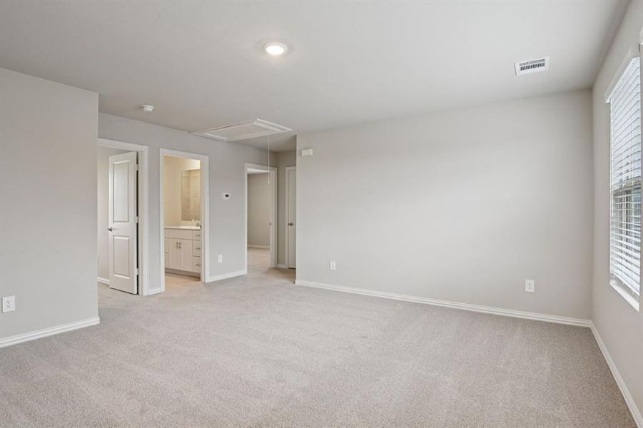 Spacious, unfurnished interior of a new home in Lakehaven - Spring Series, Farmersville (Image 27).