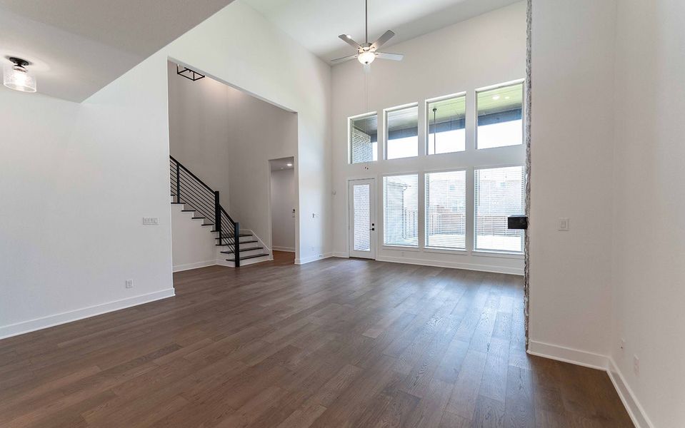 Spacious, unfurnished interior of a new home in Solterra, Mesquite (Image 19).