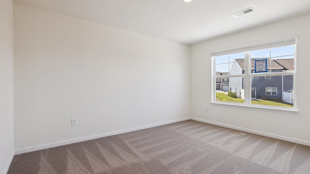 Spacious, unfurnished interior of a new home in Cherokee Crossing, Kodak (Image 11).