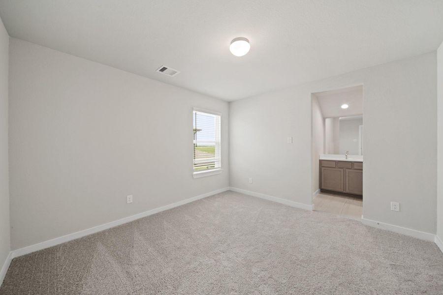 Spacious, unfurnished interior of a new home in Beacon Hill, Waller (Image 28).