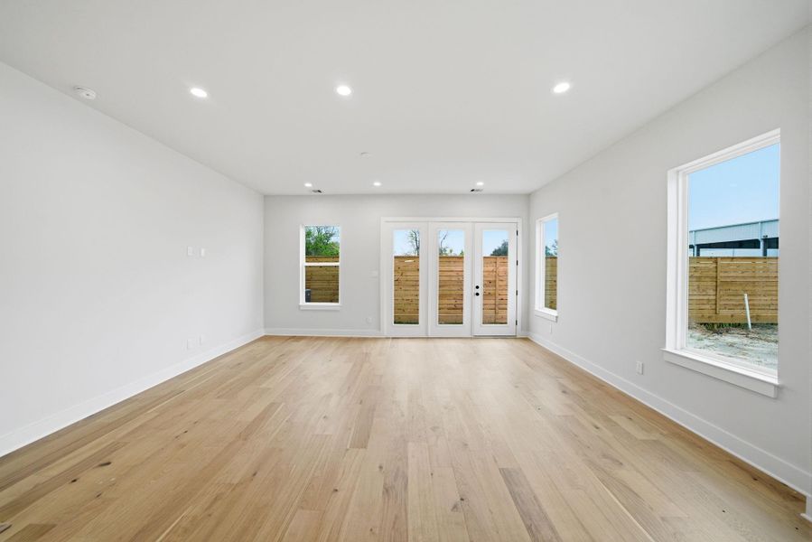 Spacious, unfurnished interior of a new home in , Houston (Image 42).