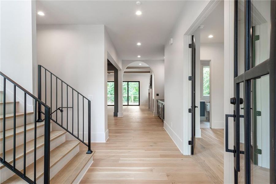 Spacious, unfurnished interior of a new home in , Atlanta (Image 22). Spacious, unfurnished interior of a new home in , Atlanta (Image 22).