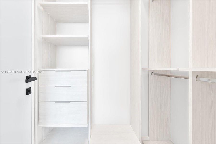 Image 28 of a home in .