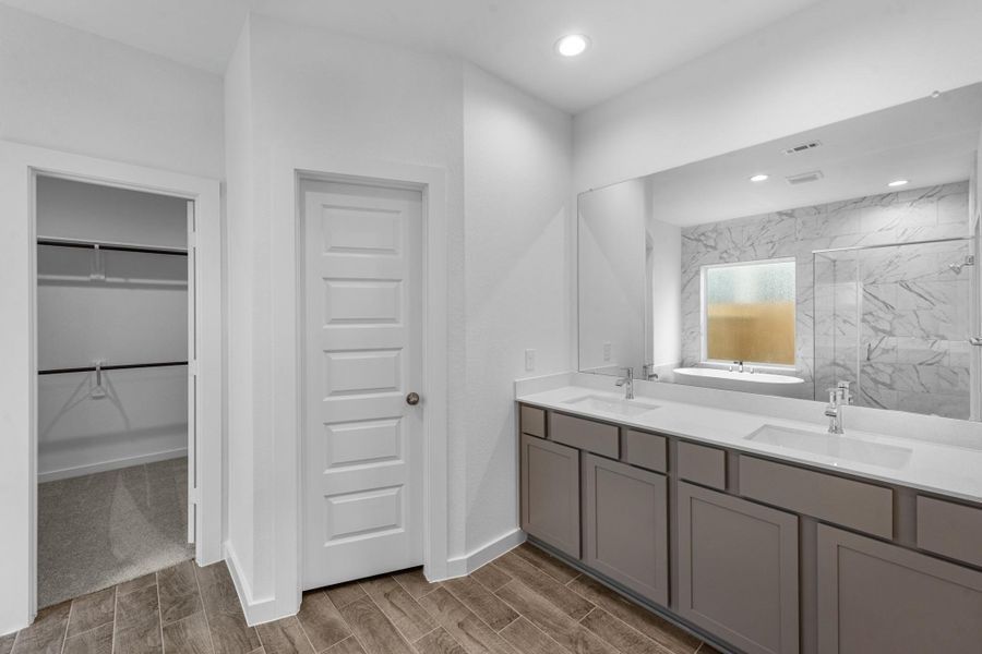 Furnished interior view inside a new home in Grand Mason Crossing, Katy (Image 15).