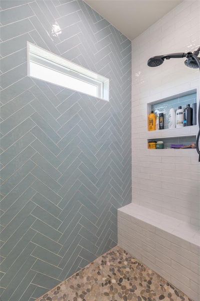 Close-up of interior finishes inside a home in , Ovalo (Image 21).