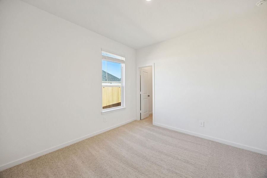 Spacious, unfurnished interior of a new home in Montgomery Bend, Montgomery (Image 15).