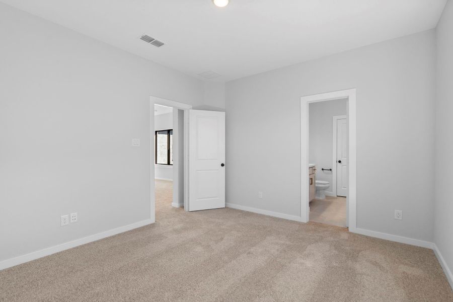 Spacious, unfurnished interior of a new home in Fulbrook on Fulshear Creek 60', Fulshear (Image 25). Spacious, unfurnished interior of a new home in Fulbrook on Fulshear Creek 60', Fulshear (Image 25).