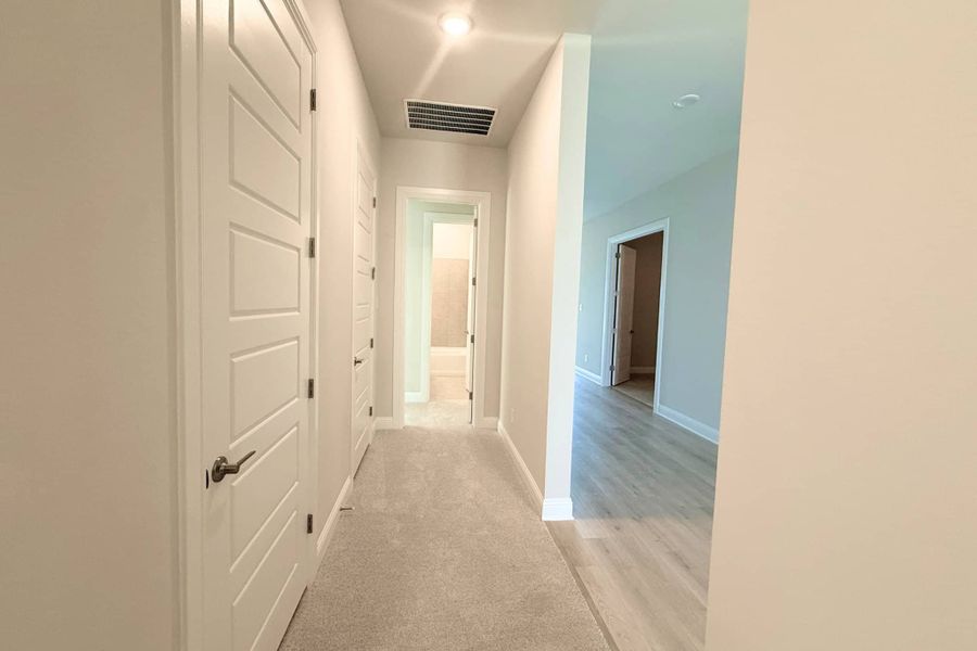 Spacious, unfurnished interior of a new home in Polo Ridge, Mesquite (Image 17).