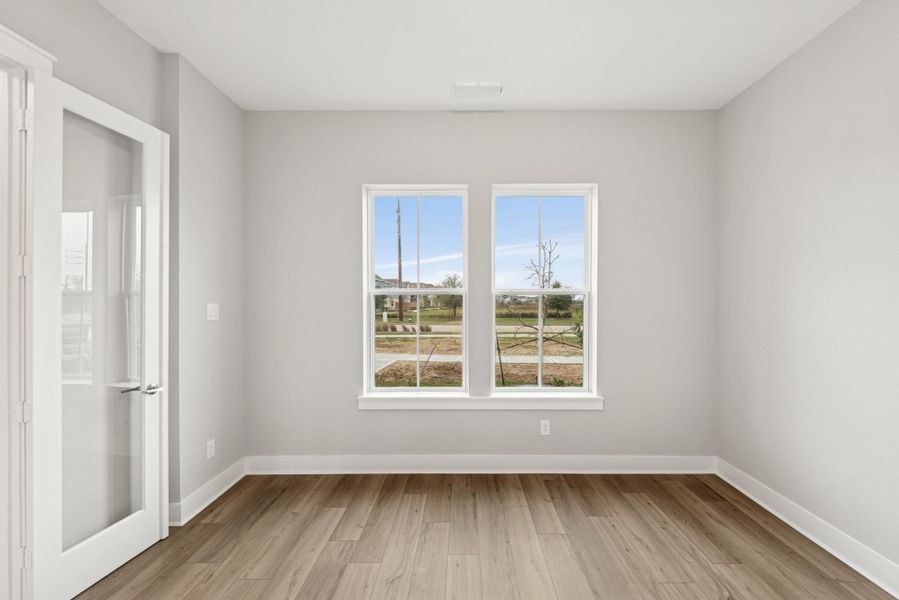 Spacious, unfurnished interior of a new home in , Katy (Image 13).