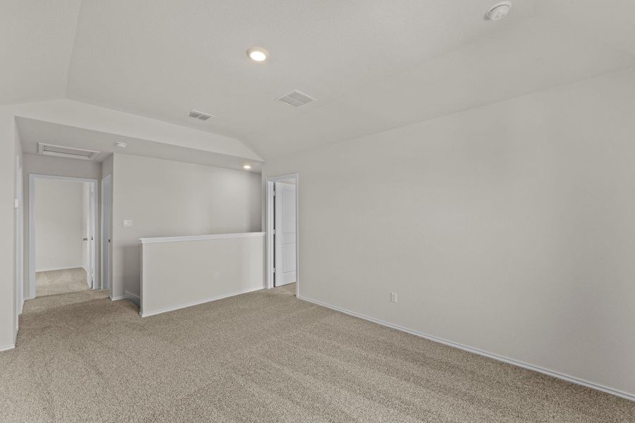 Spacious, unfurnished interior of a new home in Bollinger, Maxwell (Image 28).