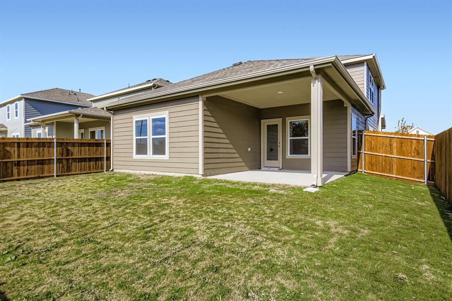 Exterior details and patio area of a home in Ambergrove, Royse City (Image 17).