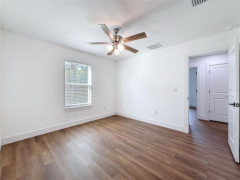 Spacious, unfurnished interior of a new home in , Weeki Wachee (Image 44).