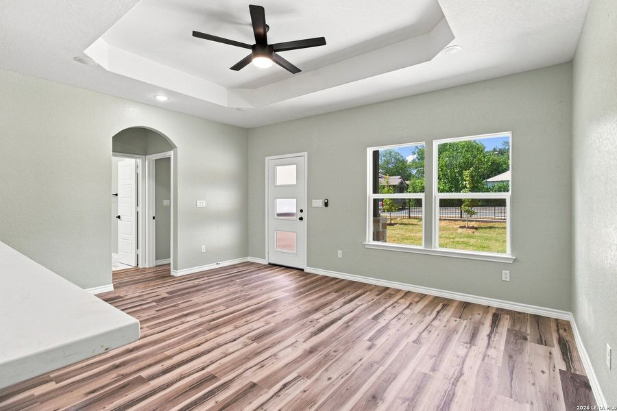 Spacious, unfurnished interior of a new home in , San Antonio (Image 15).