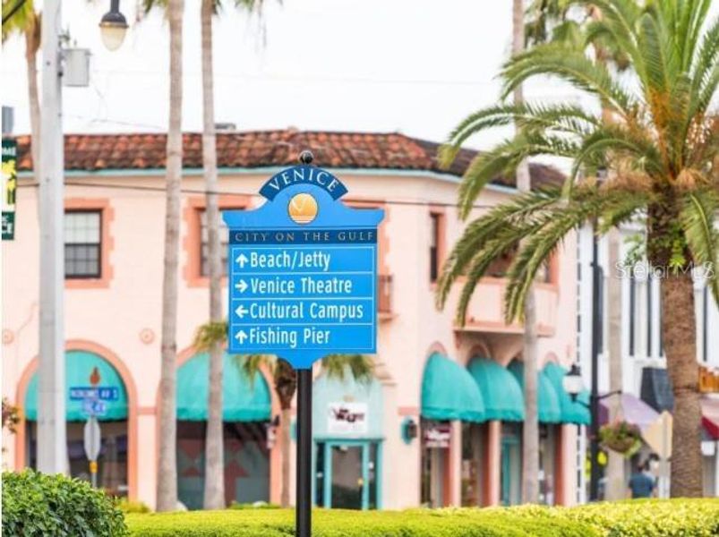 Image 22 of a home in Venice.