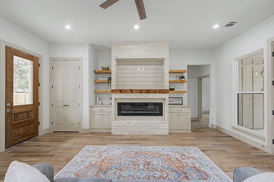 Furnished interior view inside a new home in , Wimberley (Image 6).