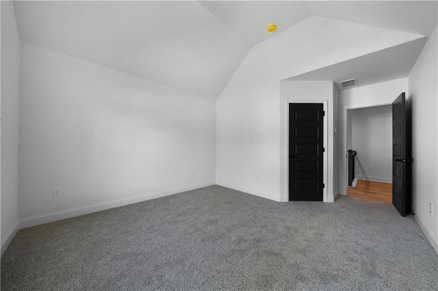 Spacious, unfurnished interior of a new home in , Dallas (Image 27).