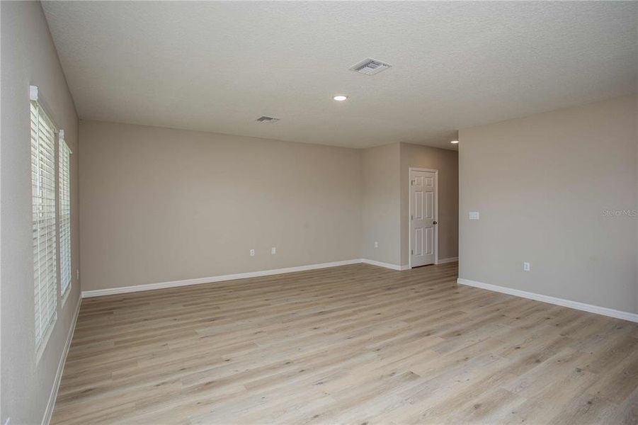 Spacious, unfurnished interior of a new home in Crosswinds, Haines City (Image 14).