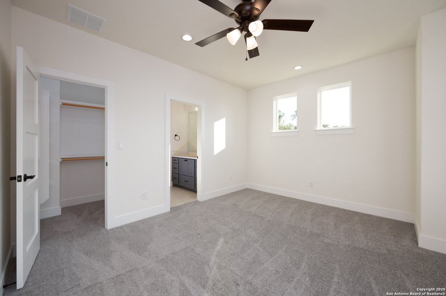 Spacious, unfurnished interior of a new home in , New Braunfels (Image 19).