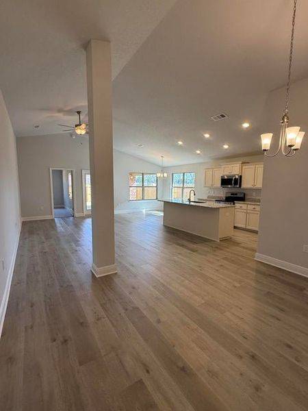 Spacious, unfurnished interior of a new home in Ridgeway Landing, Crestview (Image 8).