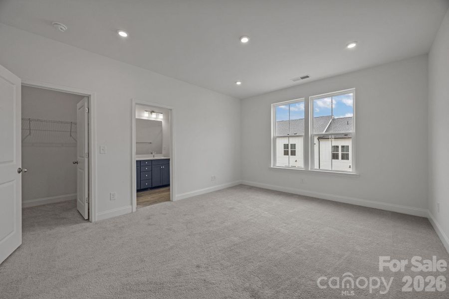 Spacious, unfurnished interior of a new home in The River District Townhomes, Charlotte (Image 35).