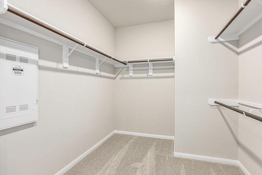 Spacious, unfurnished interior of a new home in , Conroe (Image 9).