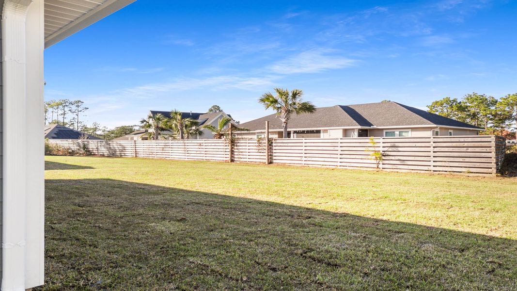 Representative exterior details of a home built from the The Destin by D.R. Horton in Pine Creek and Heron Walk, Port St. Joe (Image 11).