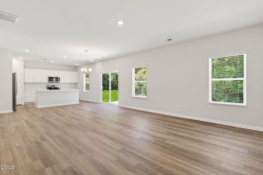 8-web-or-mls-DSC02572 8-web-or-mls-DSC02572