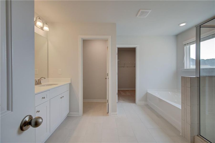 Furnished interior view inside a new home in Hamilton Lakes, Lawrenceville (Image 8).