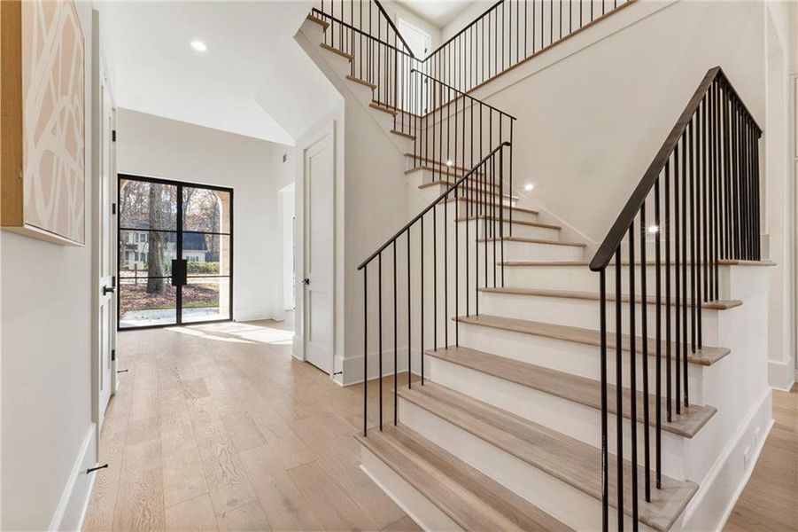 Spacious, unfurnished interior of a new home in , Alpharetta (Image 62).