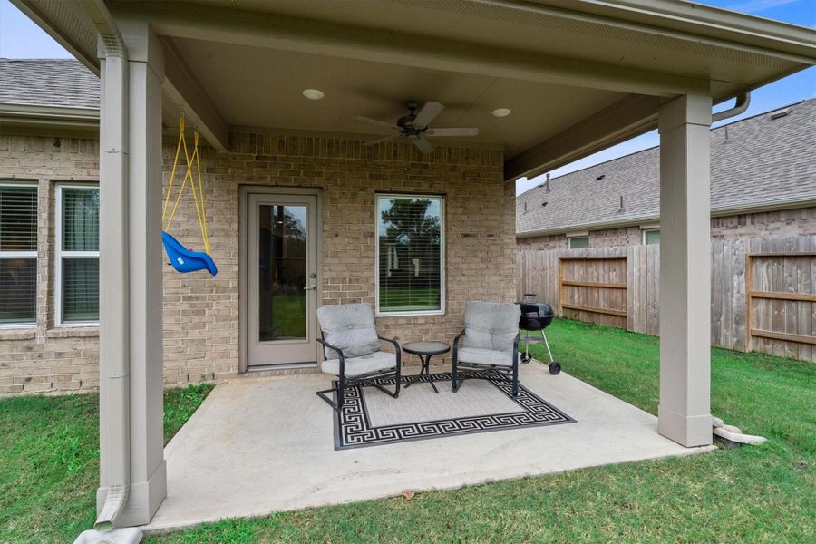 Exterior details and patio area of a home in Sorella, Tomball (Image 3).