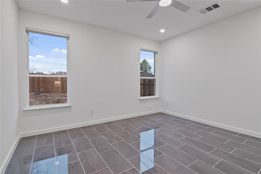 Empty room with ceiling fan