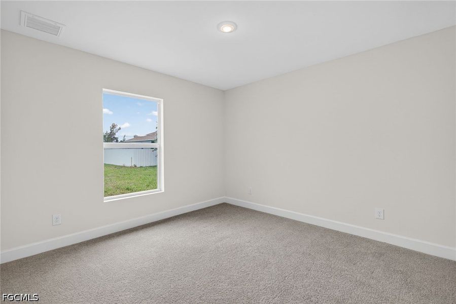 Spacious, unfurnished interior of a new home in Cape Coral, Cape Coral (Image 21).