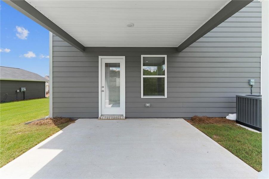 Exterior details and patio area of a home in Jones Crossing, Hogansville (Image 4).