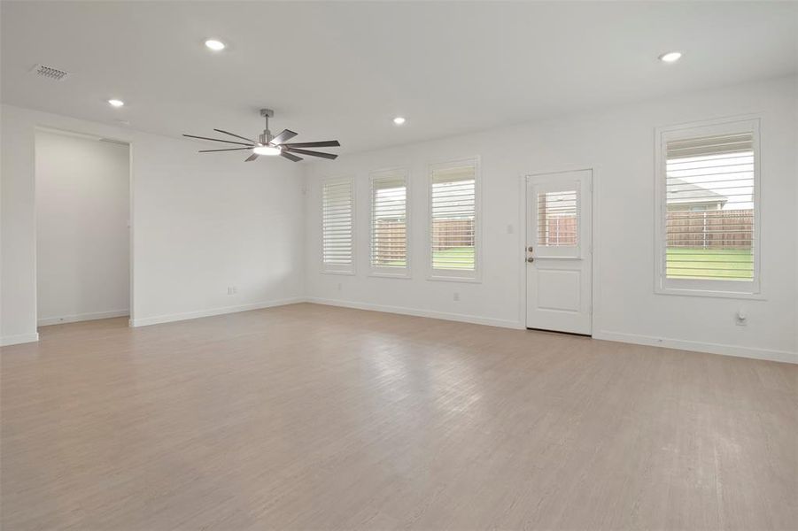 Spacious, unfurnished interior of a new home in Shaded Tree, McKinney (Image 19). Spacious, unfurnished interior of a new home in Shaded Tree, McKinney (Image 19).