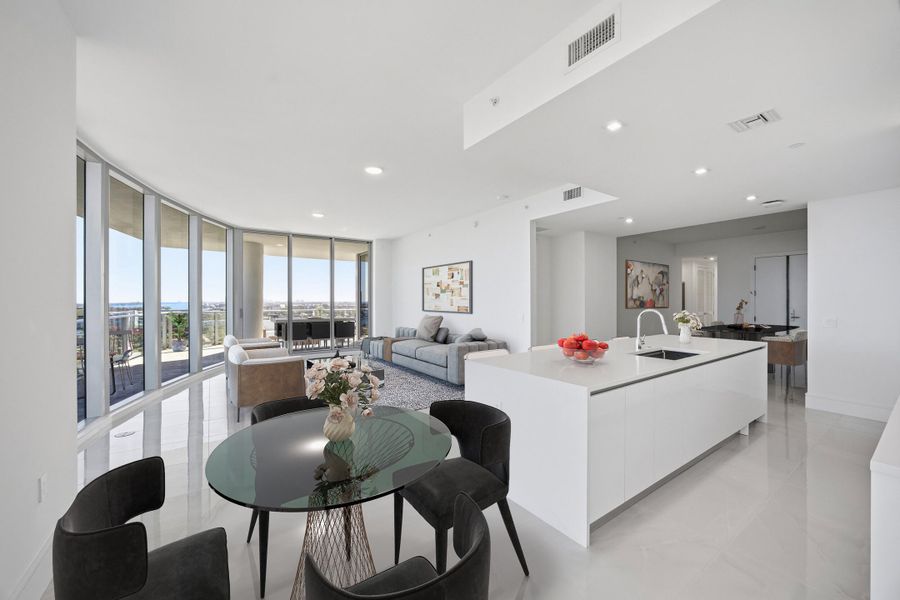 STAGED LVING AREA STAGED LVING AREA