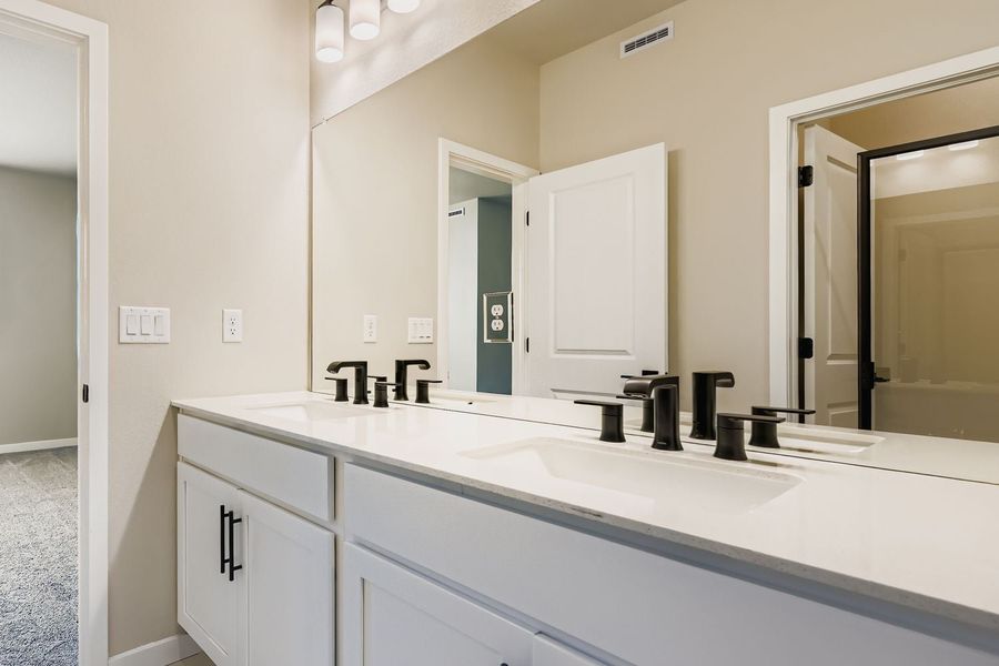 Longmont, CO New Home.  - Slide 19