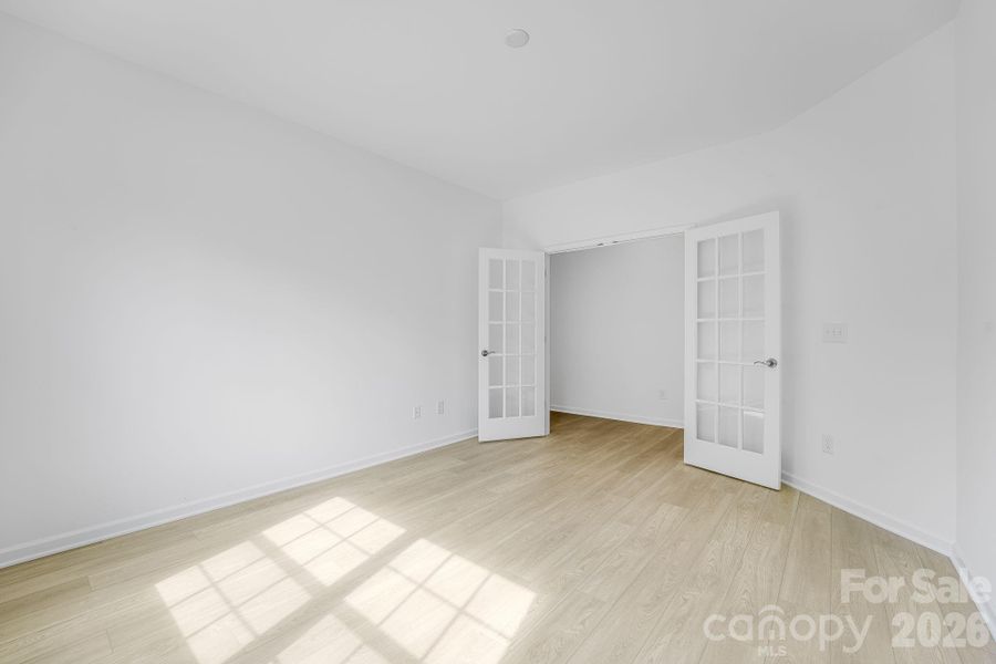 Spacious, unfurnished interior of a new home in Roselyn, Lancaster (Image 12).