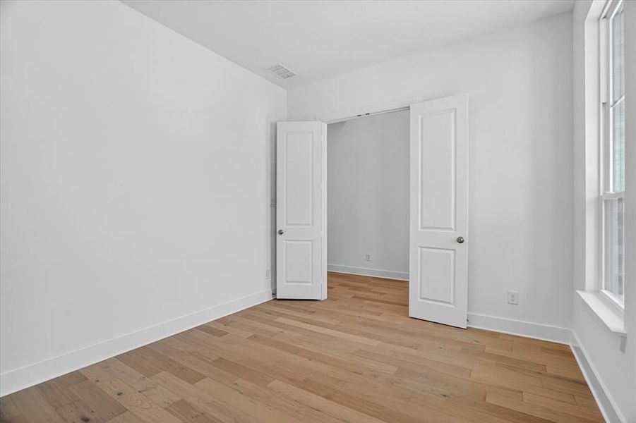 Spacious, unfurnished interior of a new home in Tavolo Park, Fort Worth (Image 20).