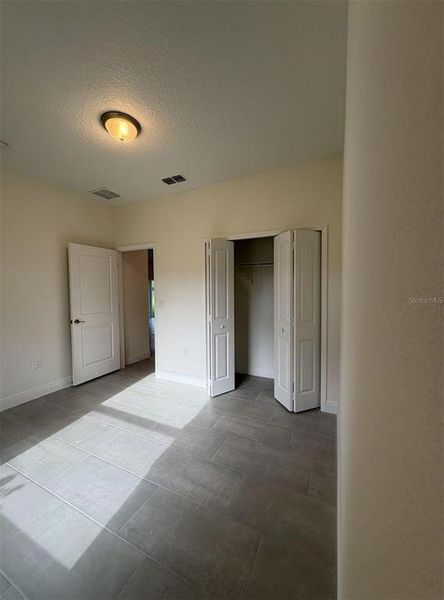 Spacious, unfurnished interior of a new home in , Deland (Image 18).