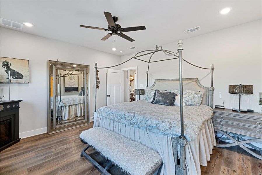 Furnished interior view inside a new home in , Greenville (Image 28). Furnished interior view inside a new home in , Greenville (Image 28).