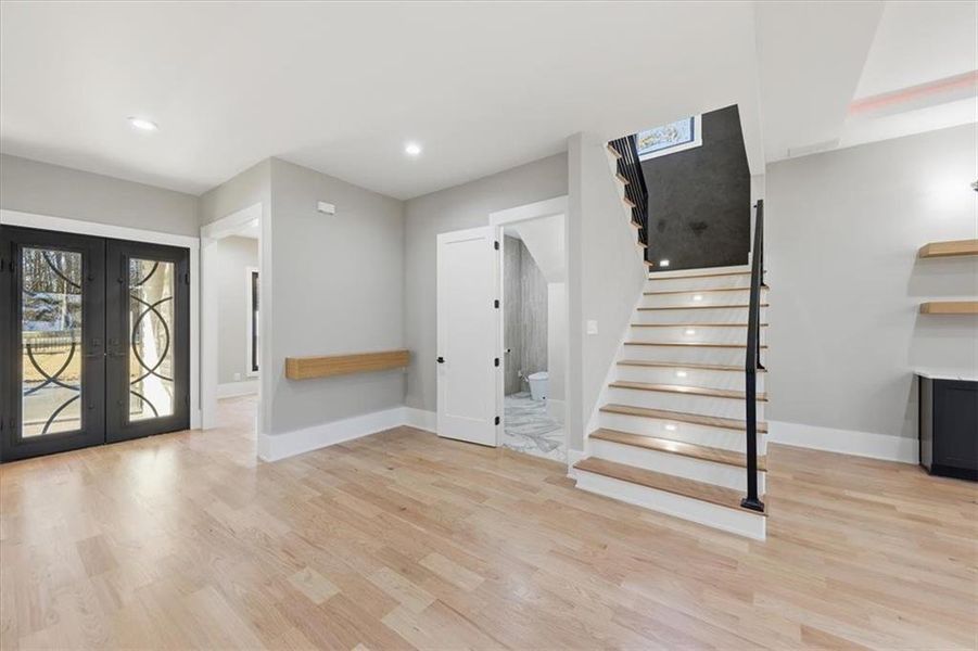 Spacious, unfurnished interior of a new home in , Lawrenceville (Image 78).