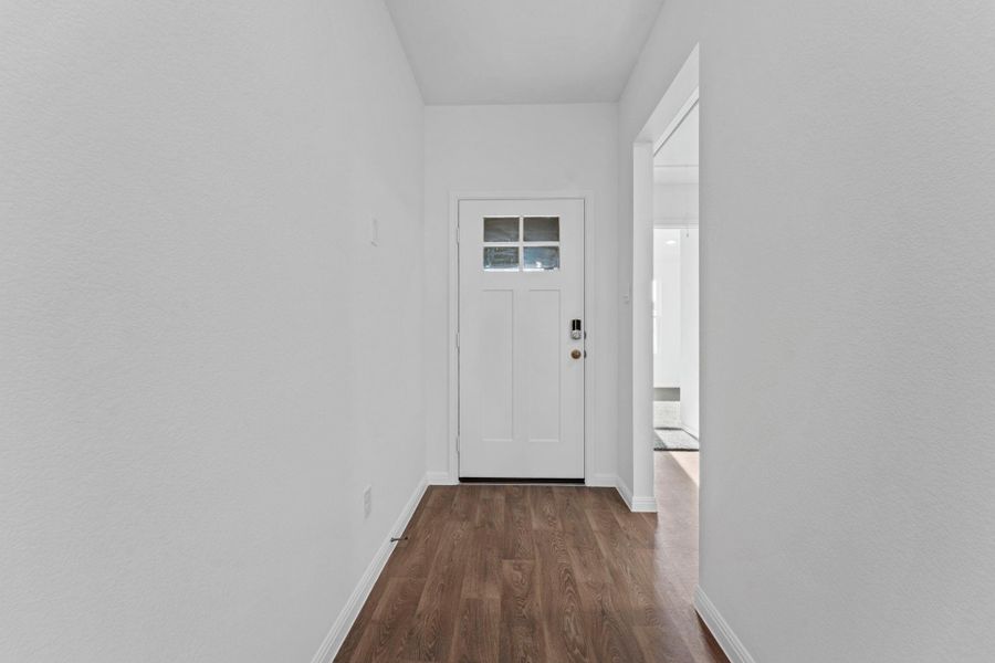 Spacious, unfurnished interior of a new home in Paramount, Kyle (Image 11).