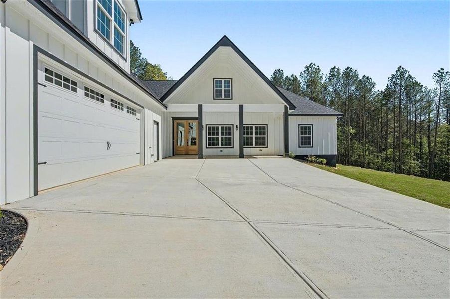 Exterior details and patio area of a home in , Lindale (Image 29).