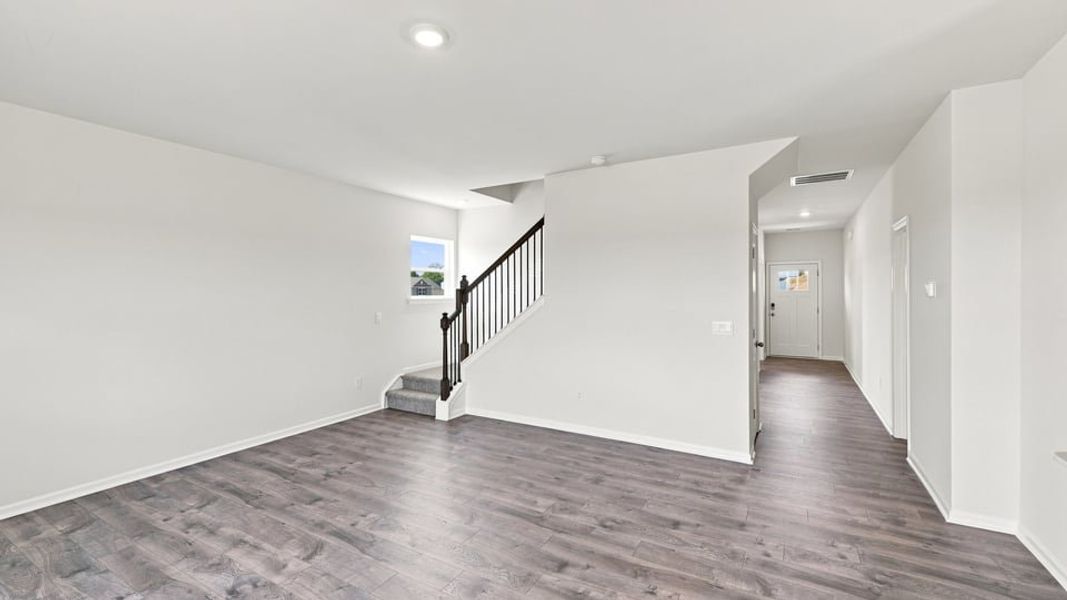 Spacious, unfurnished interior of a new home in Chestnut Ridge, Greenville (Image 24).