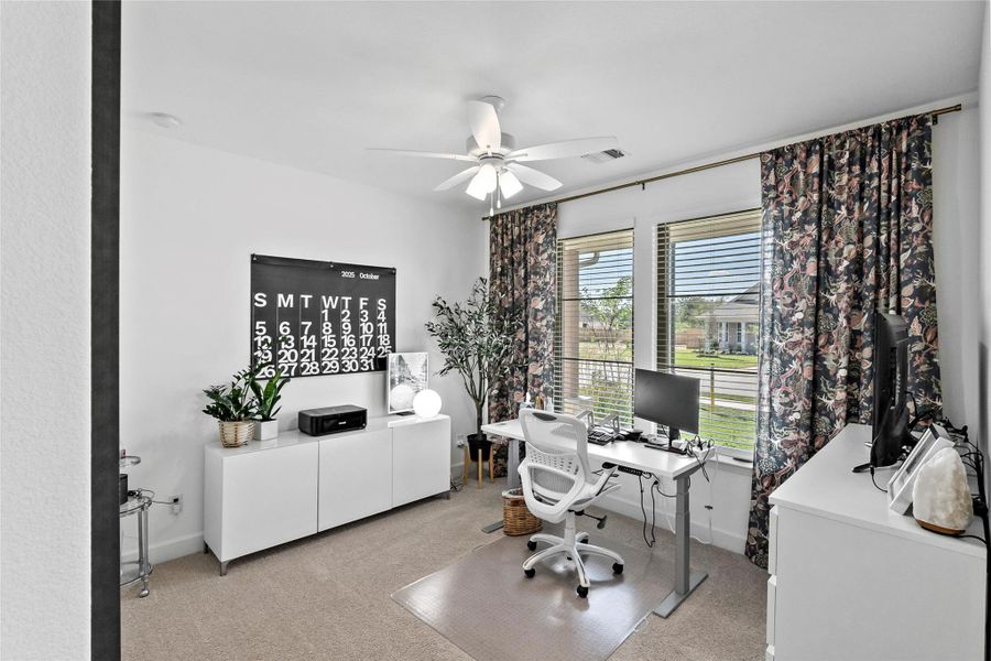 Furnished interior view inside a new home in , Bryan (Image 10).