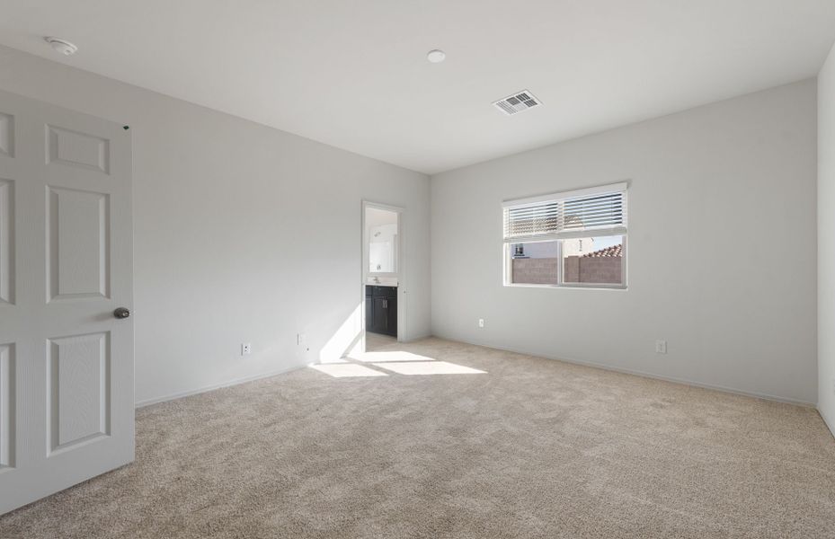 Spacious, unfurnished interior of a new home in Copper Falls, Buckeye (Image 21).