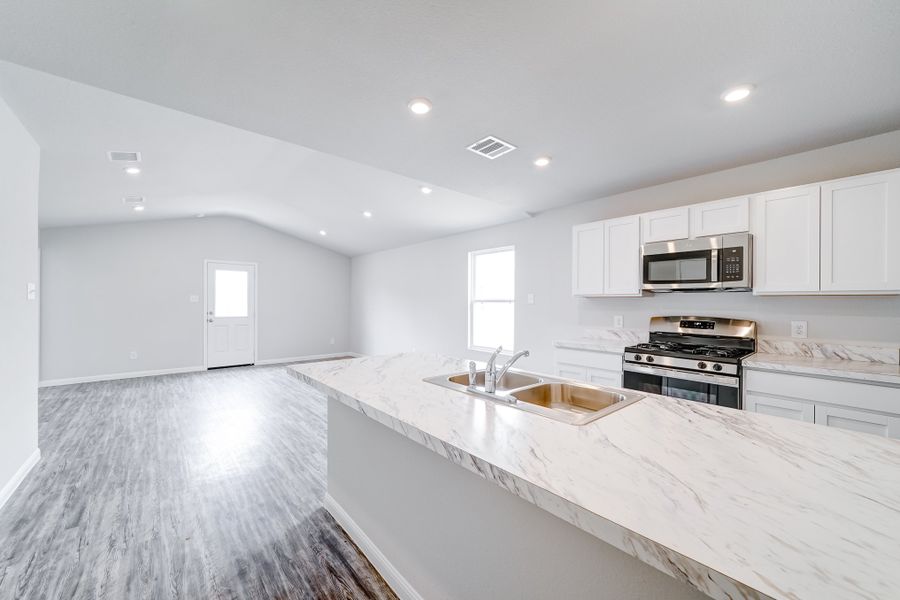 Representative furnished interior of a home built from the Lincoln by National HomeCorp in Forest Ridge, Edgefield (Image 8).